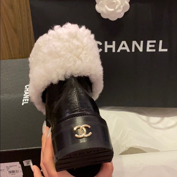 CHANEL Ankle boots size 39.5 - Picture 7 of 9